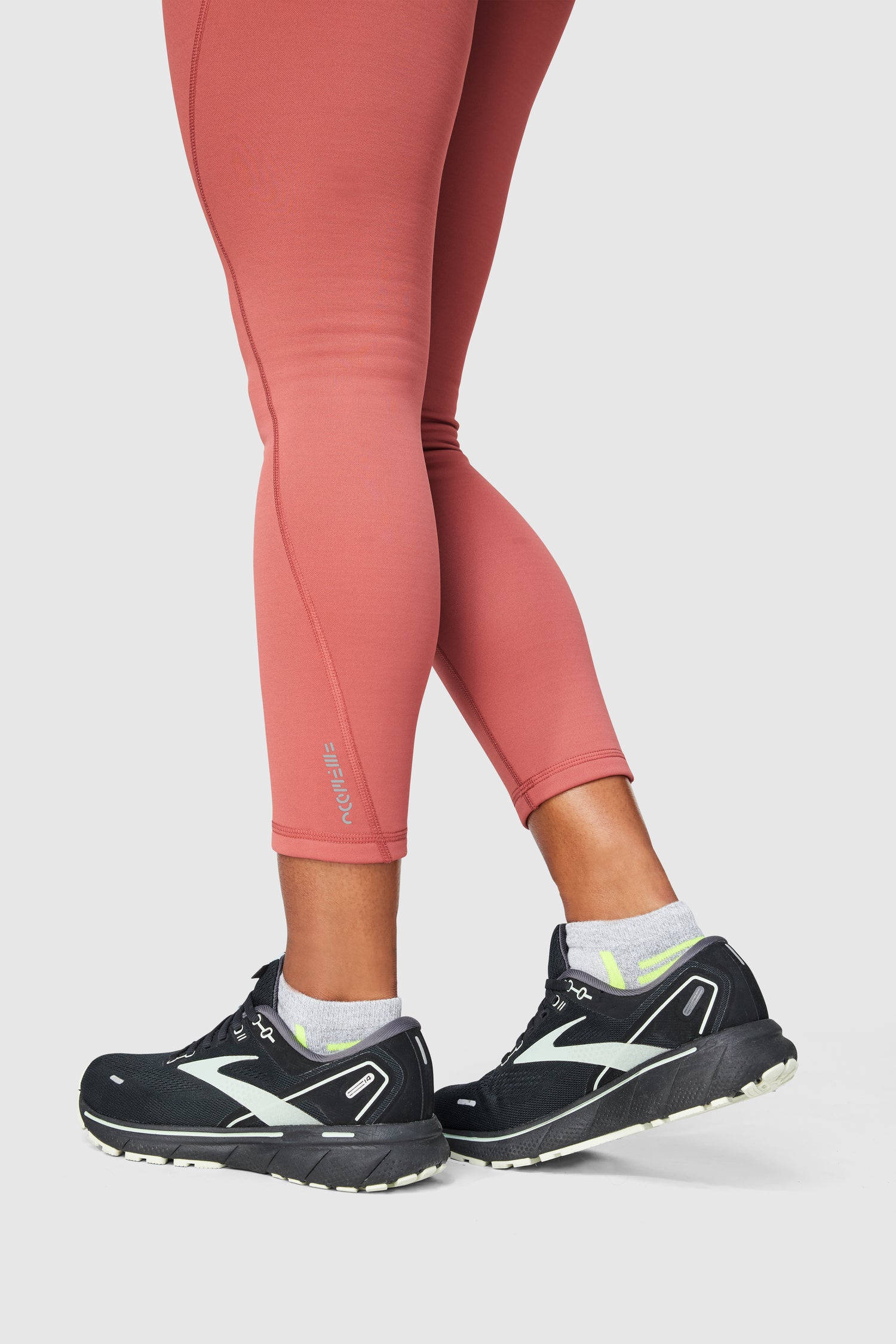 Women's Core Seamless 7/8 Tight Leggings in Hot Coral
