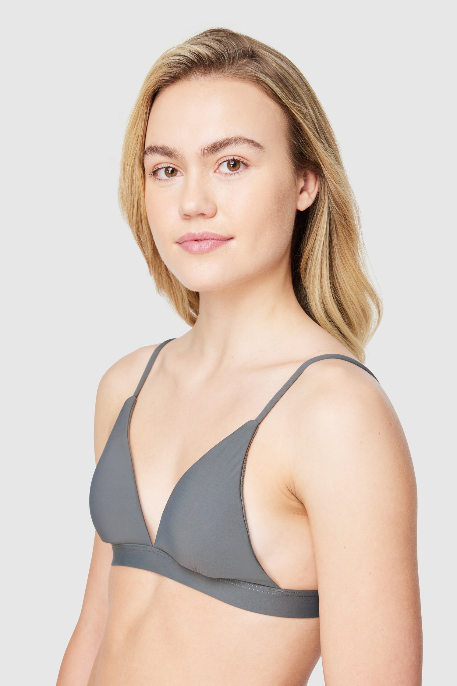 Almere Triangle Bralette, Comfort-Soft, Seamless, Double Lined Bralettes  for Women, Adjustable Straps, Classic Neutral, Small, Nude, Medium :  : Clothing, Shoes & Accessories