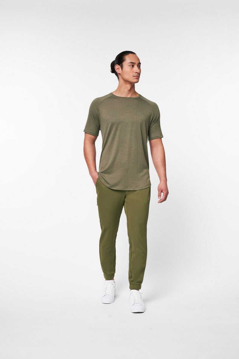 https://forwardwithdesign.com/cdn/shop/products/FWD_ON-FIG_MEN_OUTFIT18_70012F16_SPRTSWR-WVN-PANT-BRNT-OLV_FRONT_800x1200_17afea42-889f-430e-bace-2916d5c68491_1500x.jpg?v=1692196654
